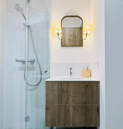 Stylish 2-bedroom In The Heart Of Warschau