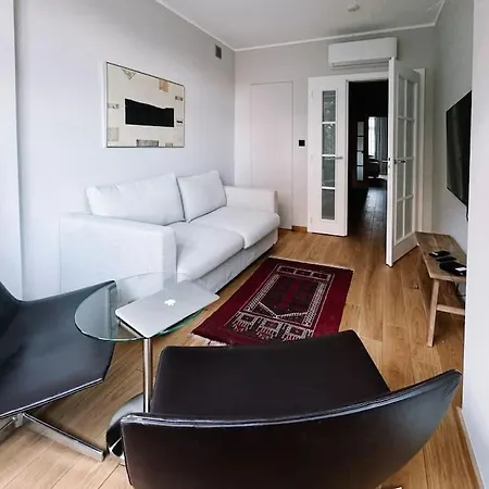 Stylish 2-bedroom In The Heart Of Apartment *