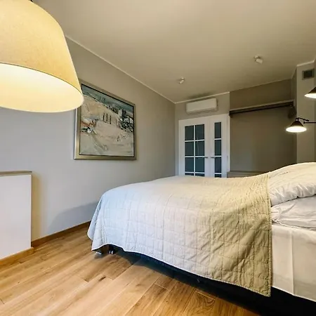 Stylish 2-bedroom In The Heart Of Apartment *