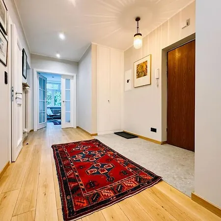 Apartment Stylish 2-bedroom In The Heart Of *
