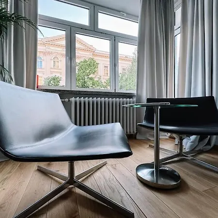 Apartment Stylish 2-bedroom In The Heart Of *