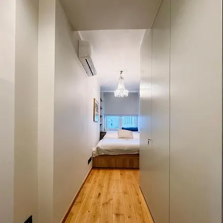 Stylish 2-bedroom In The Heart Of *