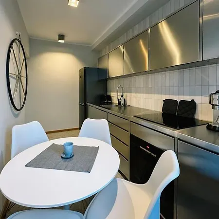 Stylish 2-bedroom In The Heart Of * 华沙