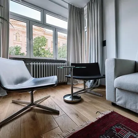 Stylish 2-bedroom In The Heart Of
