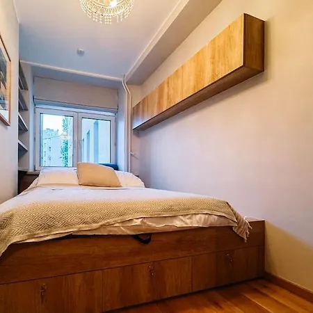 Апартаменты Stylish 2-bedroom In The Heart Of