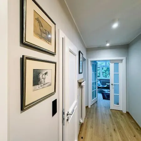 Апартаменты Stylish 2-bedroom In The Heart Of