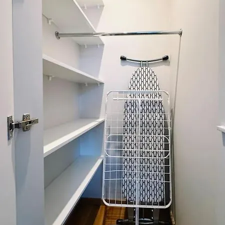 Stylish 2-bedroom In The Heart Of Appartement *
